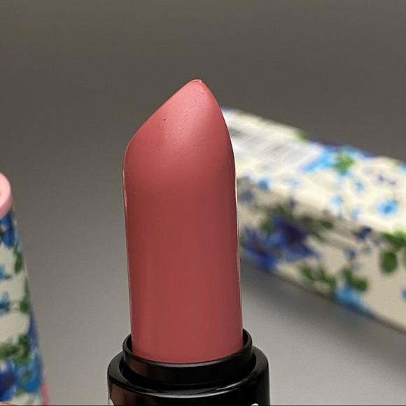 MAC x Richard Quinn "Rose Daydream" Lipstick - Picture 12 of 13